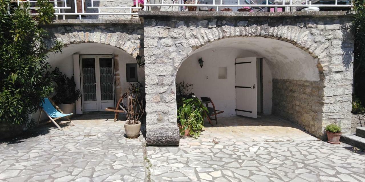 Les Monteils Hotel Grospierres Exterior photo